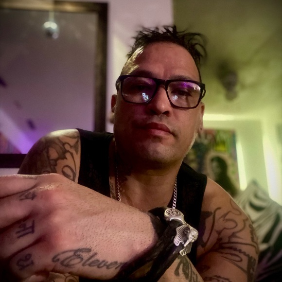 Meet your Posher, Omar - Picture 2 of 2